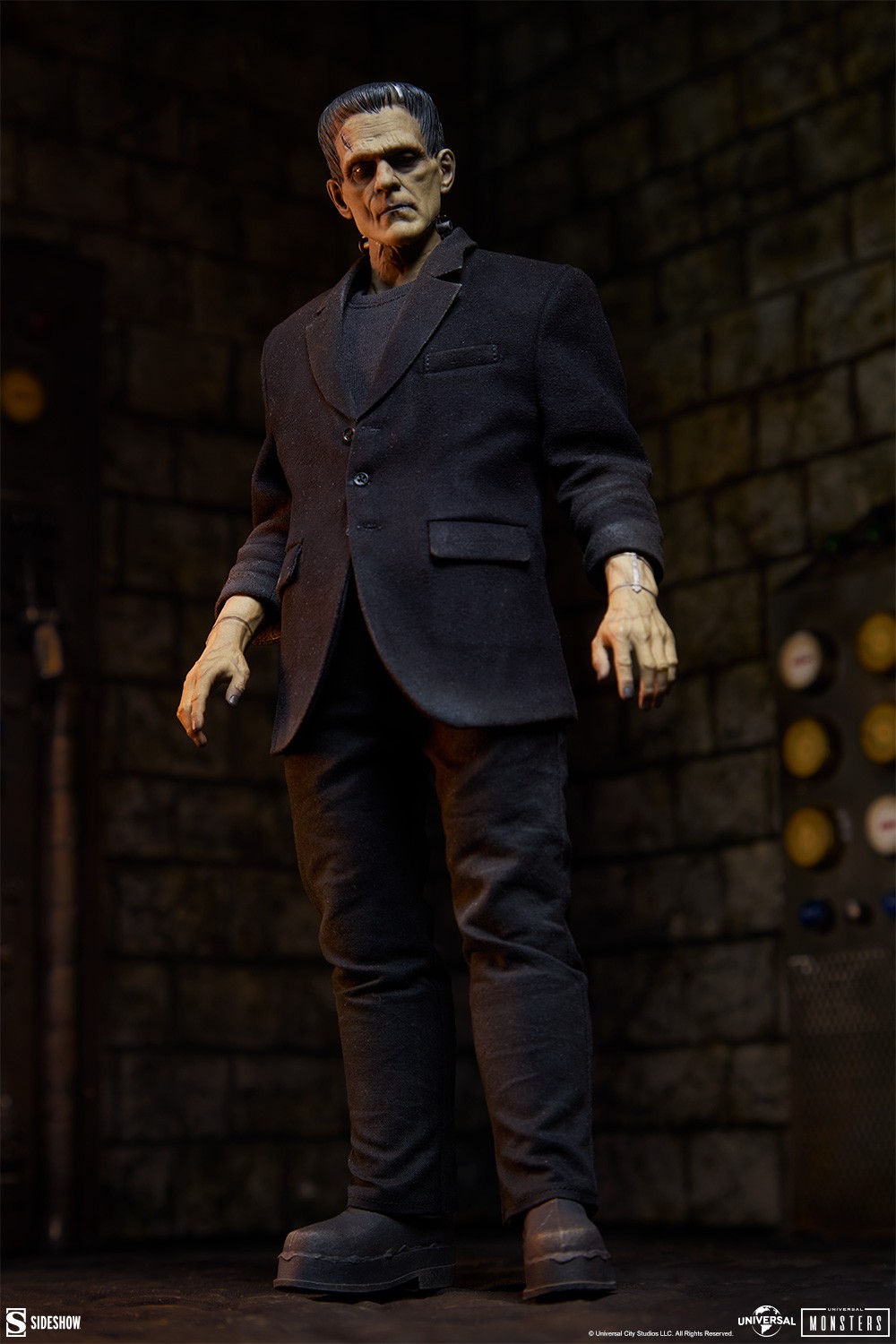Pre-Order Sideshow Frankenstein (Deluxe Plus Edition) Sixth Scale Figure